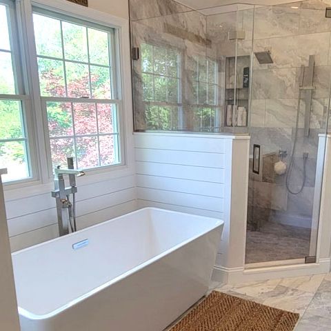 Soaker Tub and Open Shower Design